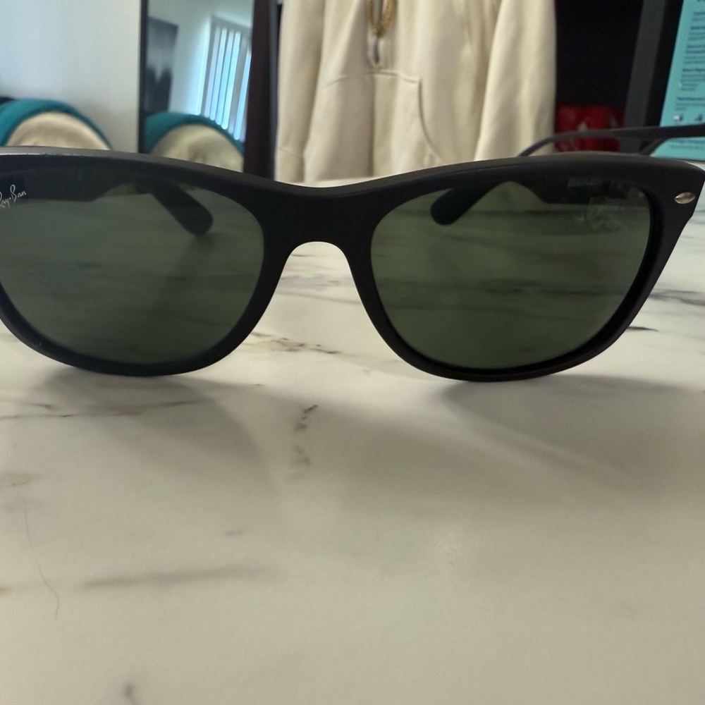 Ray-Ban Matte Black Sunglasses